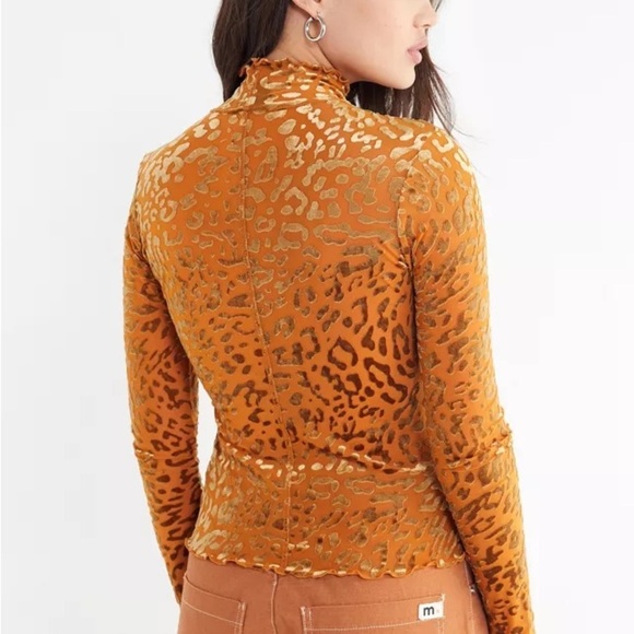 Urban Outfitters Out From Under Leopard Print Velvet Mock-Neck Top Size Small P - Picture 4 of 11